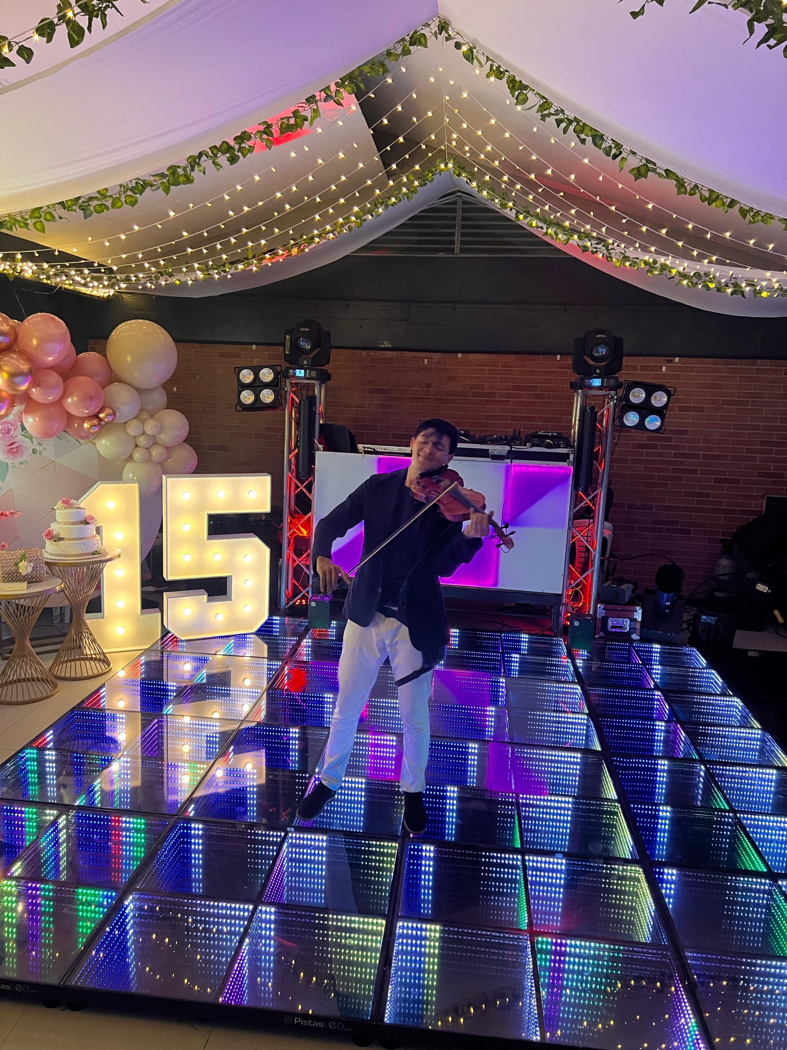 Alquiler de Pista de Baile Infinity LED 5×4 | 20m² - Image 3