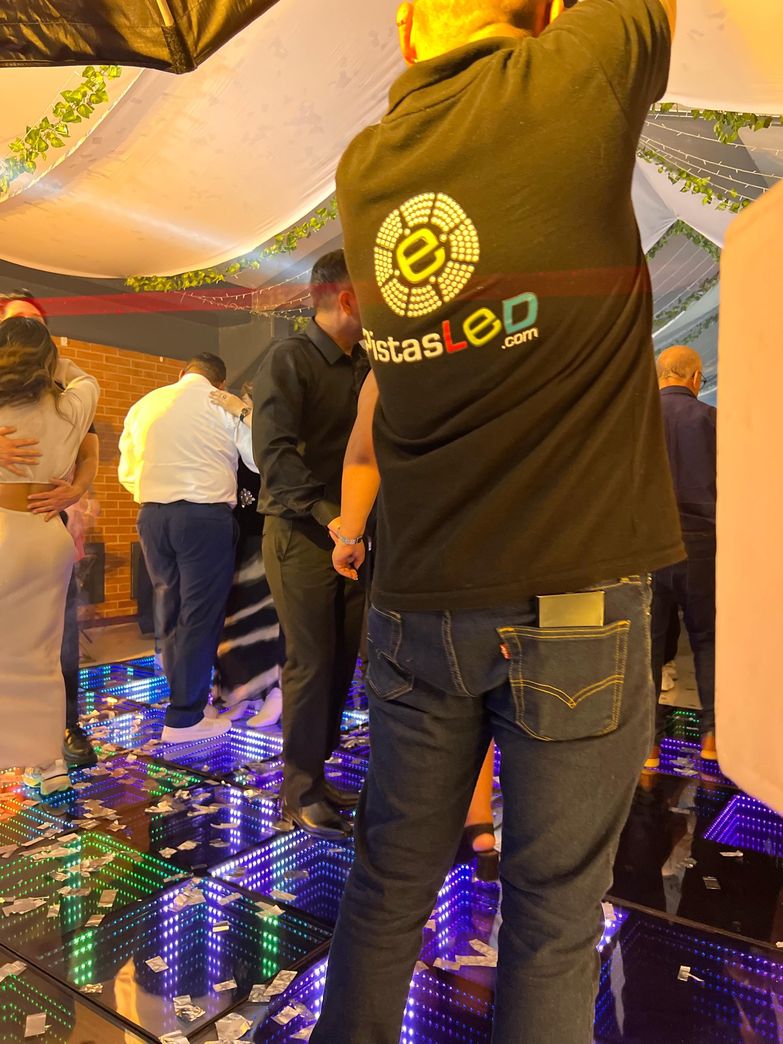 Alquiler de Pista de Baile Infinity LED 5×4 | 20m² - Image 5