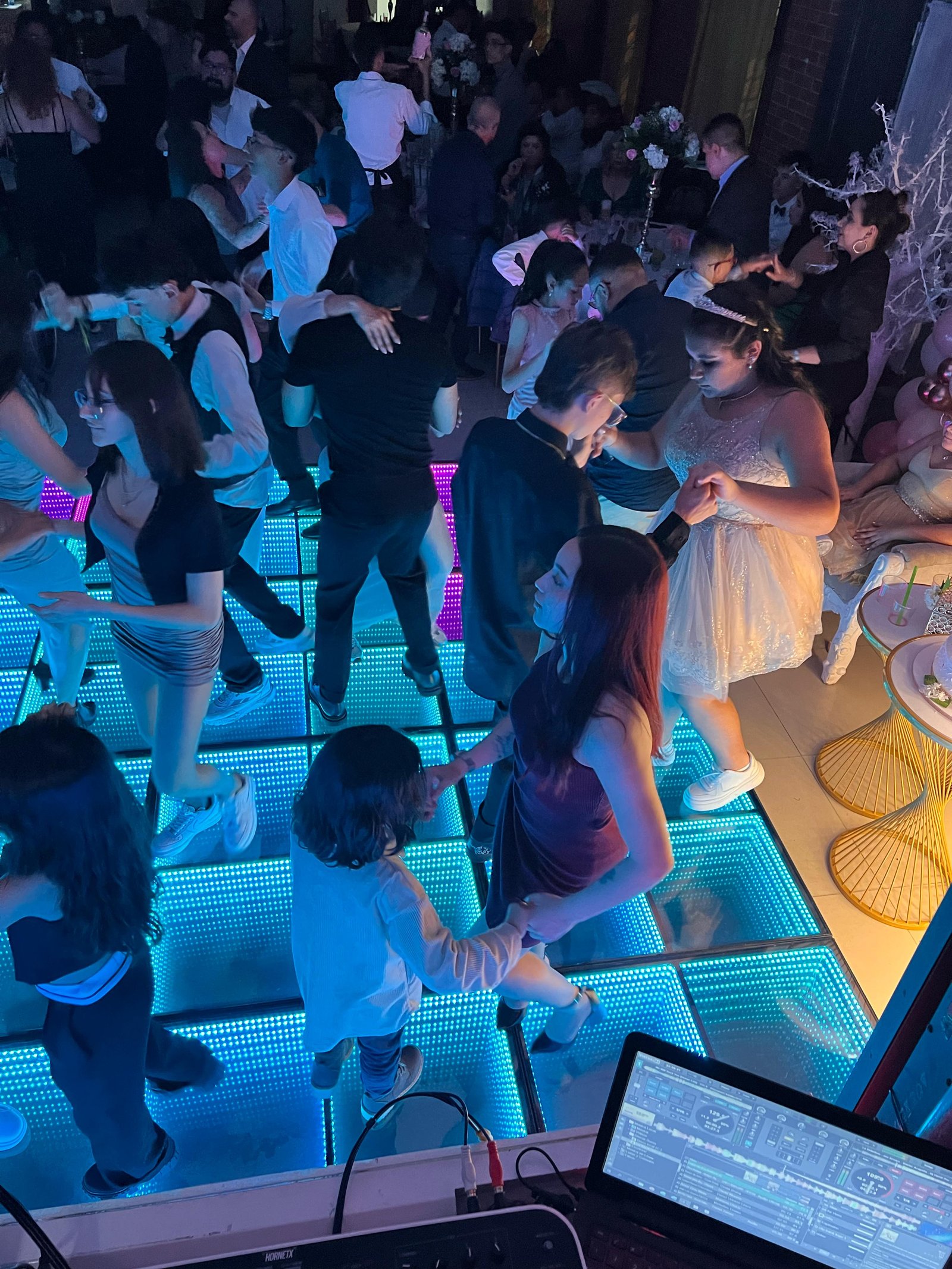 Alquiler de Pista de Baile Infinity LED 5×4 | 20m² - Image 4