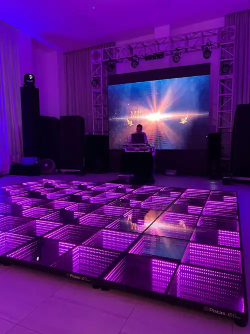 Alquiler de Pista de Baile Infinity LED 10×5 – 50 m2 (200-200 invitados)